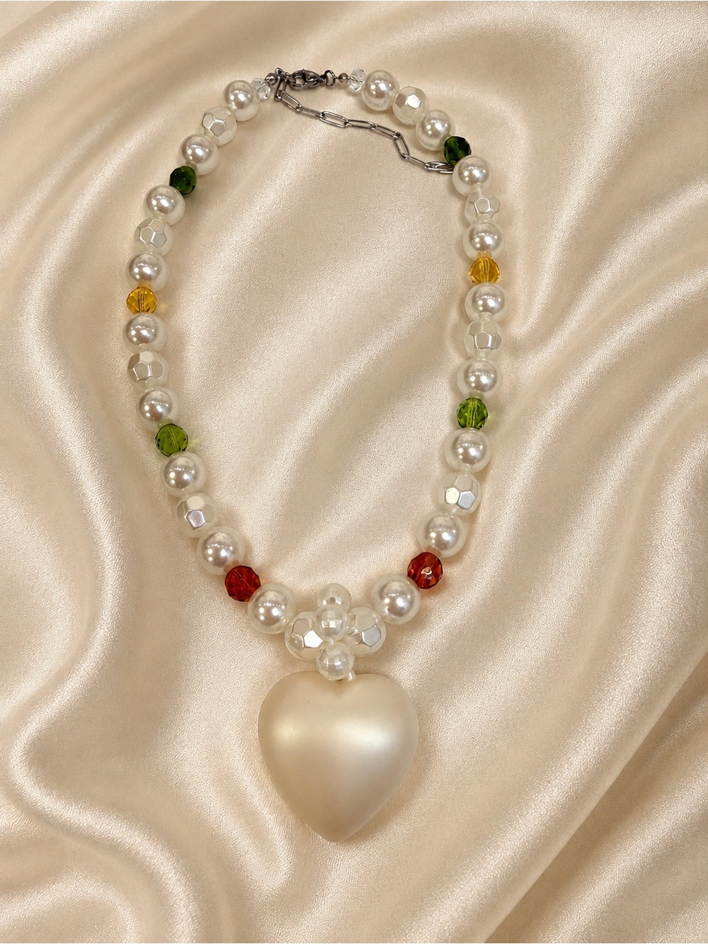 🆕 Taupe and Pearl Puffed Heart Necklace